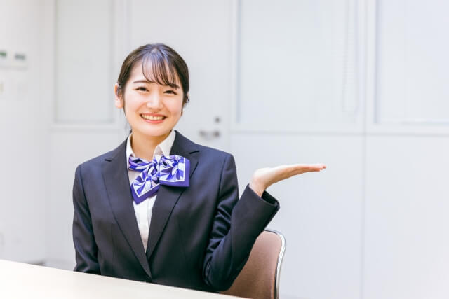 来場者をブースへ惹きつける展示会スタッフの役割とは